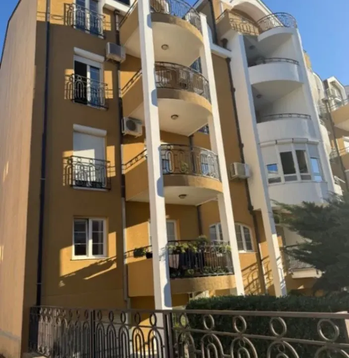 Prodaja, dvosoban stan, 64m², Stara Varoš, Podgorica