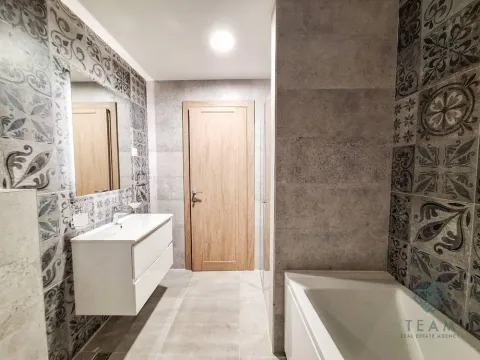 Izdavanje, četvorosoban stan, 136m², Master Kvart, Podgorica - image 8