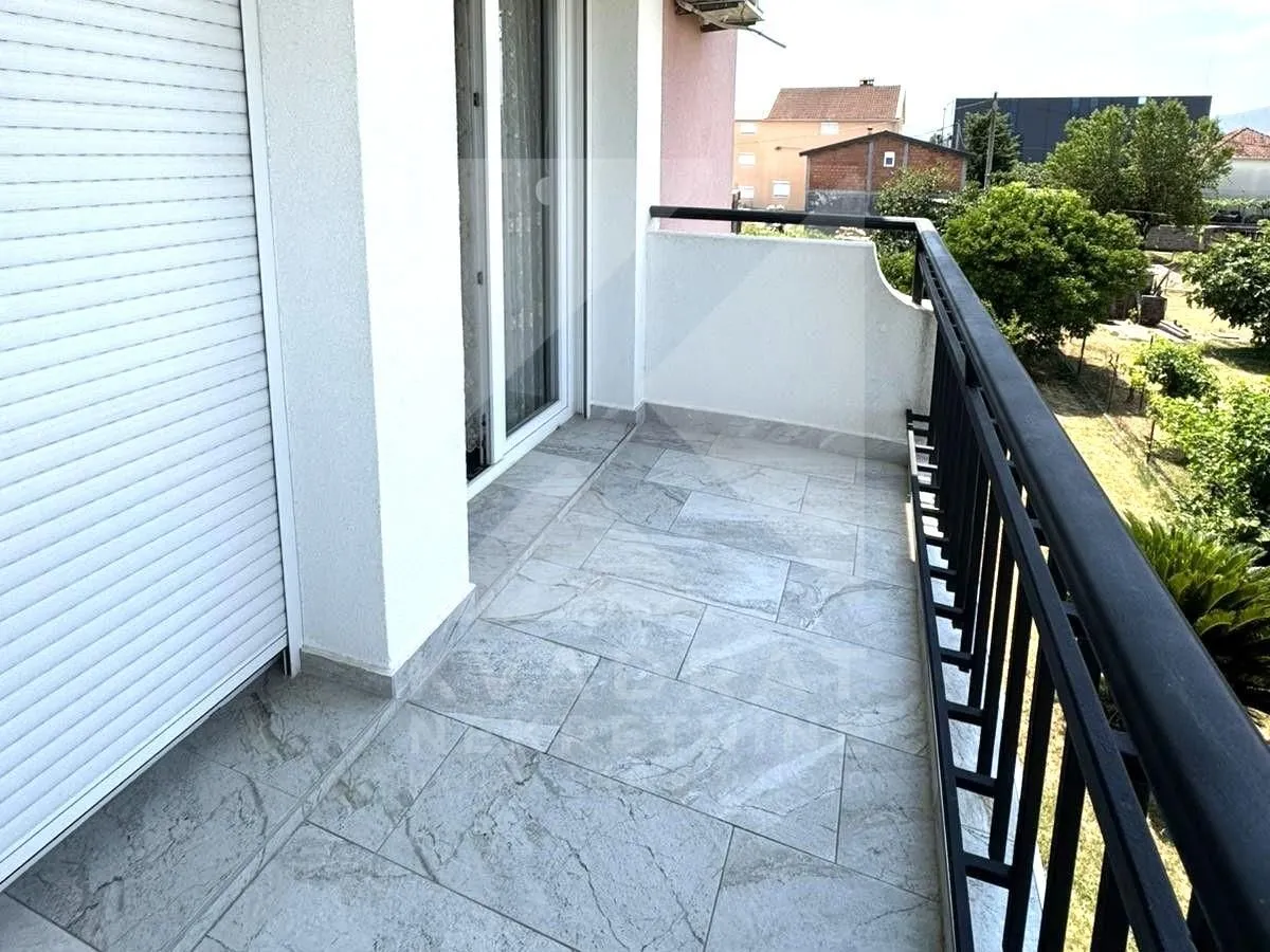 Izdavanje, dvosoban stan, 65m², Gornja Gorica, Podgorica