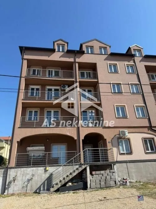 Prodaja, trosoban stan, 128m², Jajinci, Voždovac Sve Podlokacije