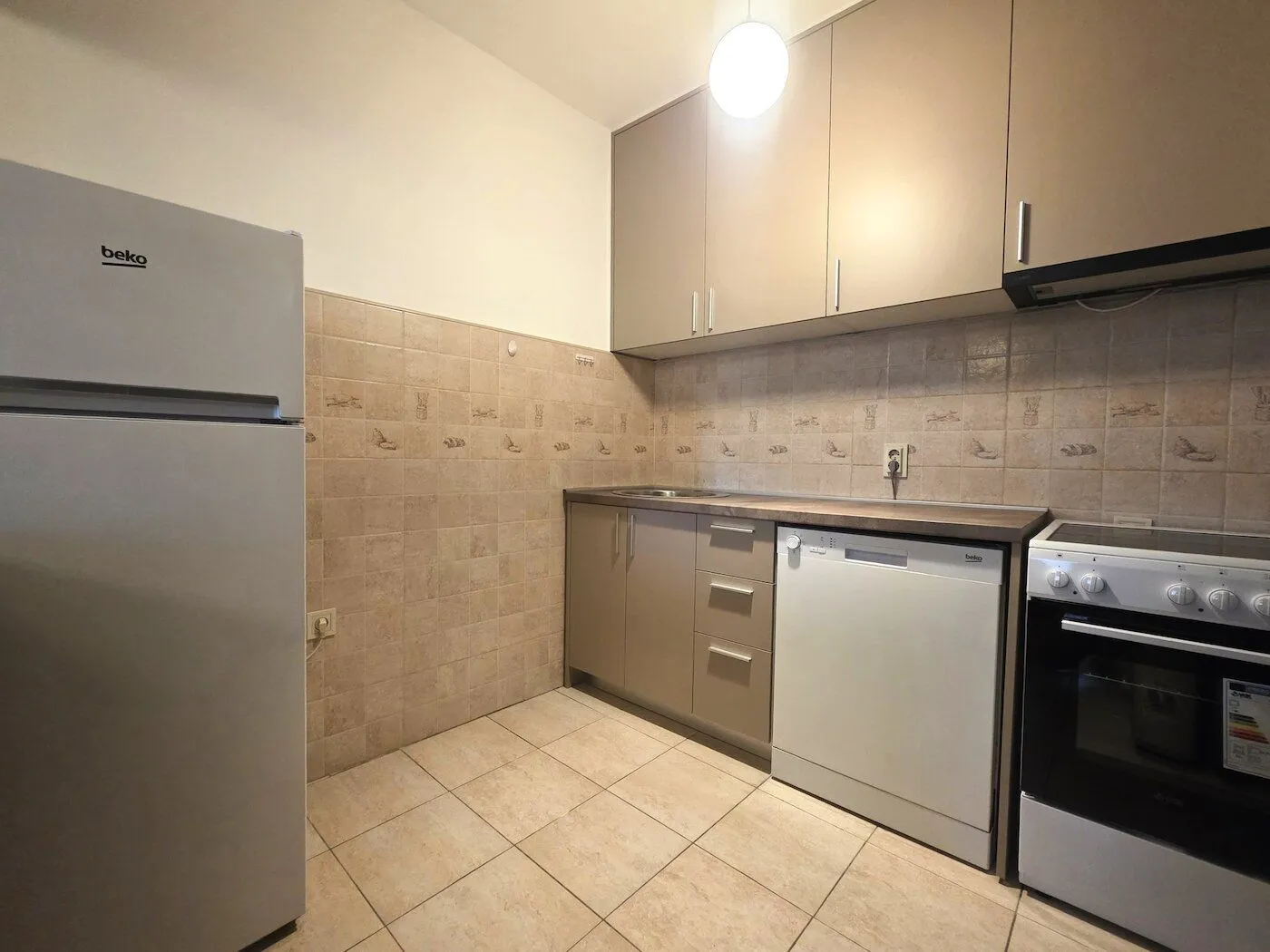 Izdavanje, stan, 59m², Blok 5, Podgorica