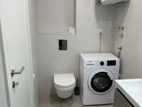 Izdavanje, jednosoban stan, 65m², Soho City, Bar - image 7