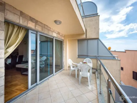 Prodaja, dvosoban stan, 85m², Pržno, Budva