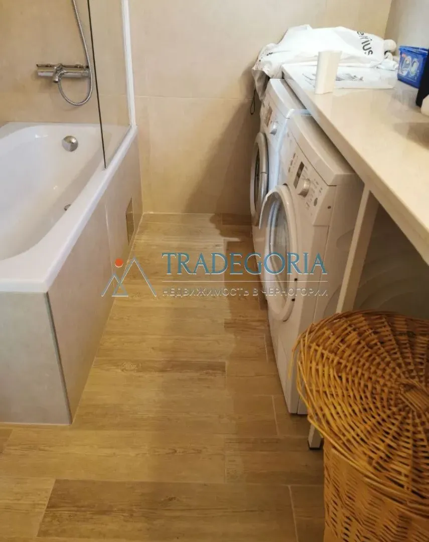 Prodaja, dvosoban stan, 100m², Tivat, Crna Gora
