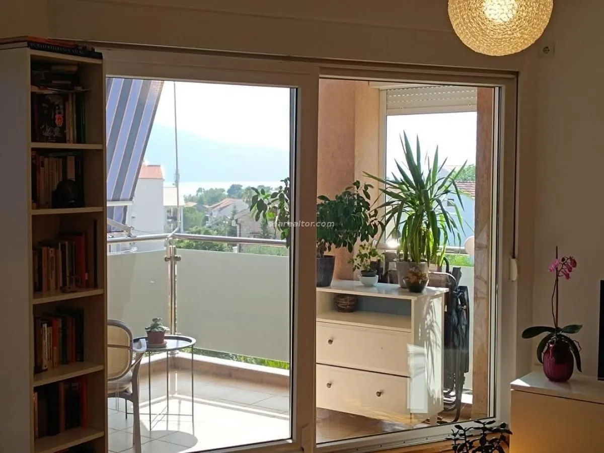 Rent, two bedroom apartment, 81m², Tivat, Crna Gora