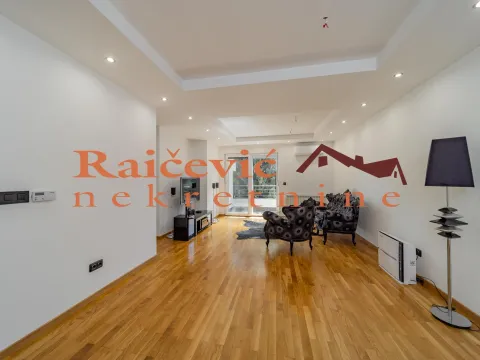 Sale, four bedroom apartment, 132m², Voždovac, Voždovac Sve Podlokacije - image 2