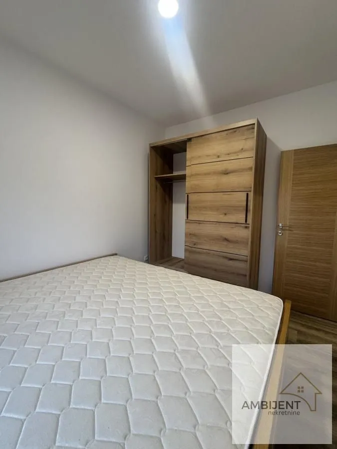 Izdavanje, četvorosoban stan, 88m², Novi Banovci, Stara Pazova