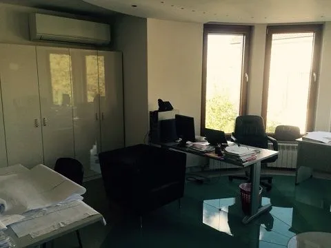 Izdavanje, kuća, 300m², Savski Venac, Beograd