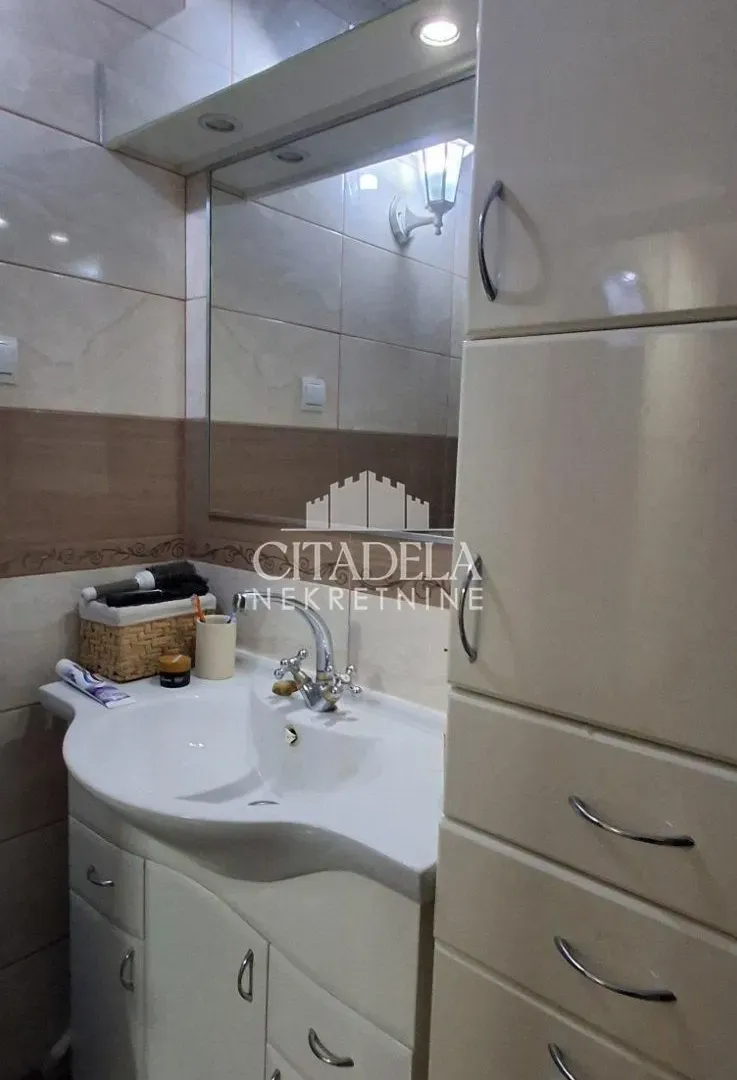 Sale, two bedroom apartment, 66m², Vračar Sve Podlokacije, Beograd