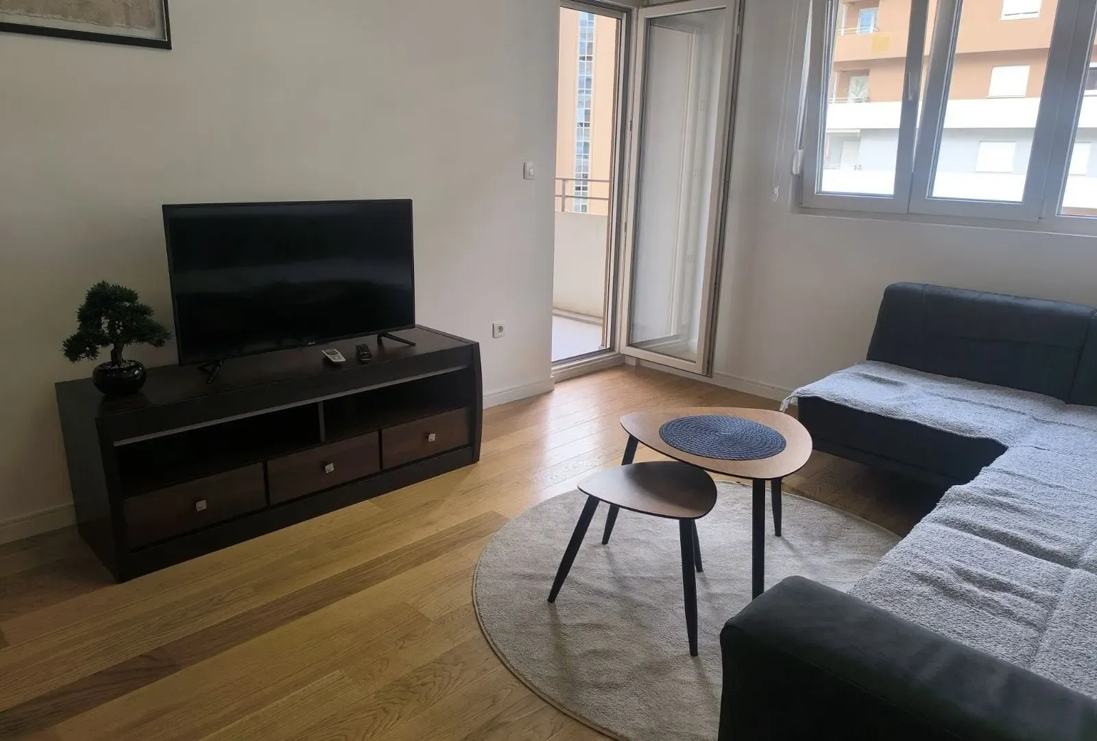 Izdavanje, dvosoban stan, 70m², Central Point, Podgorica