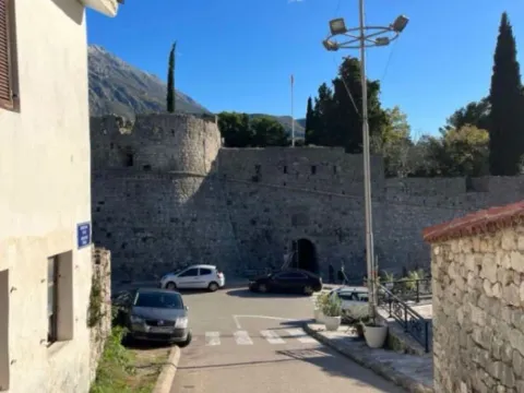 Prodaja, kuća, 200m², Bar, Crna Gora - image 4