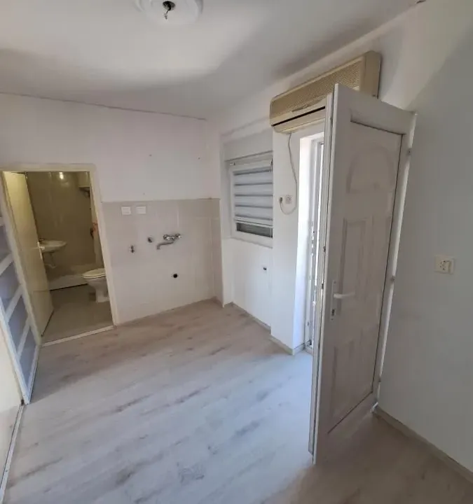Prodaja, jednosoban stan, 29m², Podbara, Novi Sad Sve Podlokacije