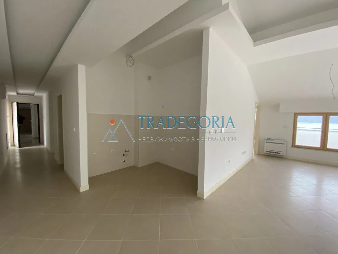 Prodaja, dvosoban stan, 120m², Dobrota, Kotor
