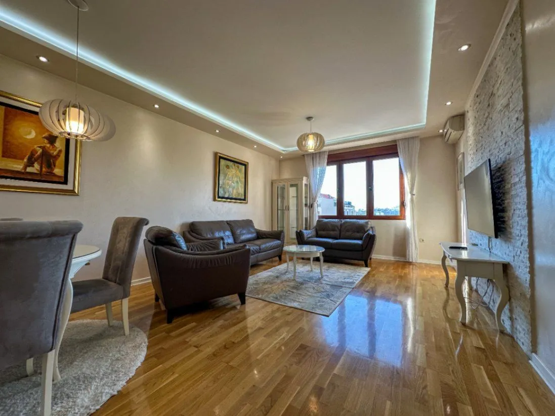 Izdavanje, dvosoban stan, 90m², Preko Morače, Podgorica