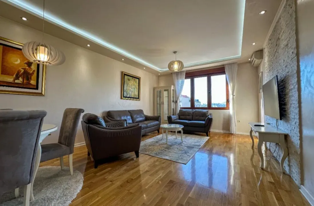 Izdavanje, dvosoban stan, 90m², Preko Morače, Podgorica