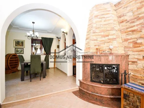 Rent, house, 200m², Donja Gorica, Podgorica - image 12