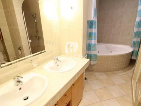 Izdavanje, stan, 203m², Vračar Hram, Vračar Sve Podlokacije - image 19