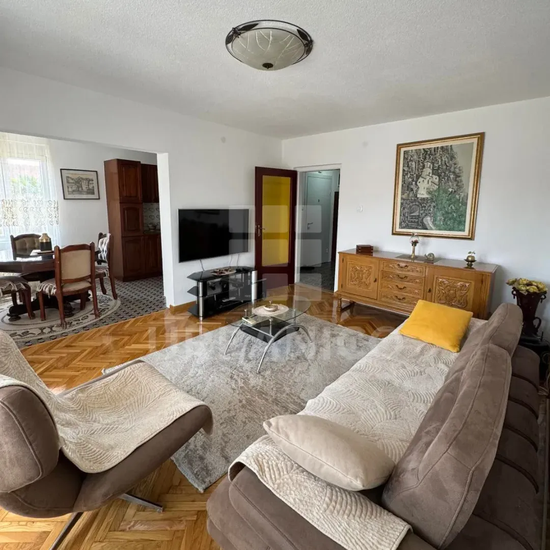 Izdavanje, dvosoban stan, 75m², Gornja Gorica, Podgorica
