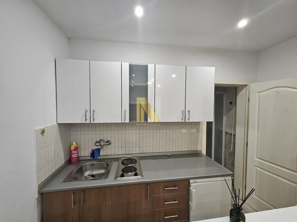 Izdavanje, garsonjera, 18m², Centar, Novi Sad