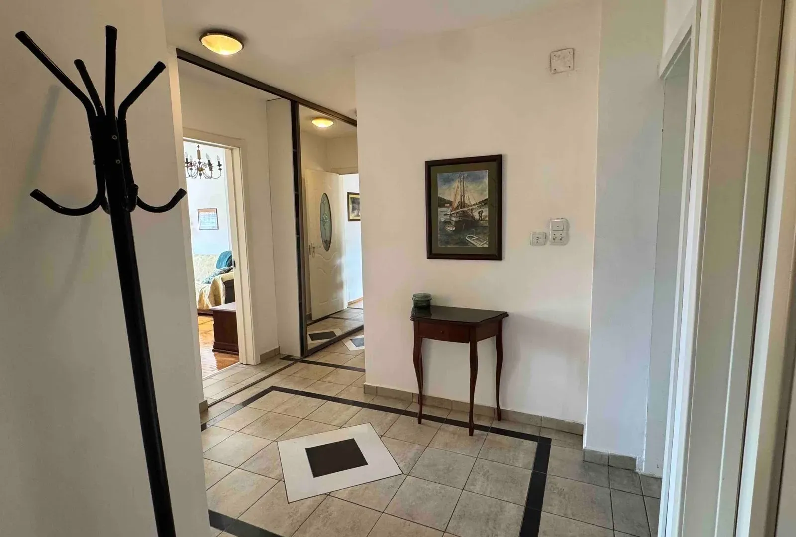 Rent, one bedroom apartment, 75m², Centar, Tivat