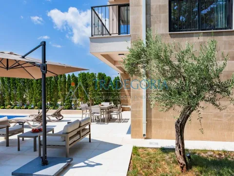 Prodaja, kuća, 223m², Reževići, Budva - image 32