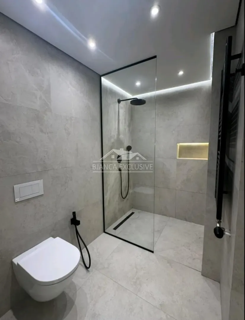 Sale, four bedroom apartment, 141m², Novi Beograd Blok 65, Novi Beograd Sve Podlokacije
