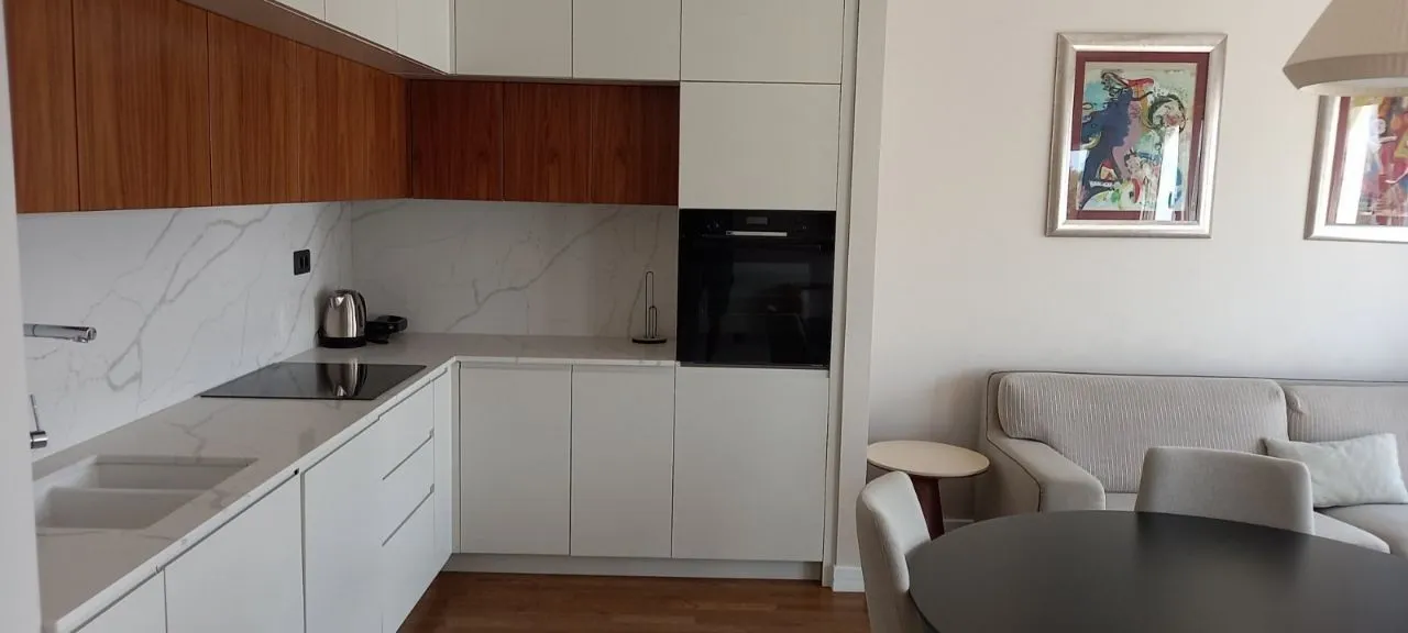 Izdavanje, dvosoban stan, 60m², Tivat, Crna Gora