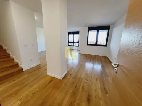 Prodaja, četvorosoban stan, 170m², Grbavica, Novi Sad Sve Podlokacije - image 1