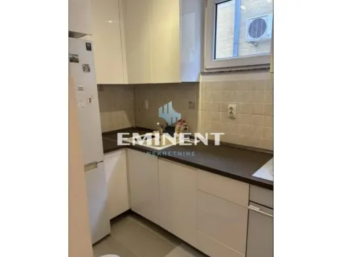 Rent, two bedroom apartment, 55m², Južni Bulevar, Vračar Sve Podlokacije - image 5
