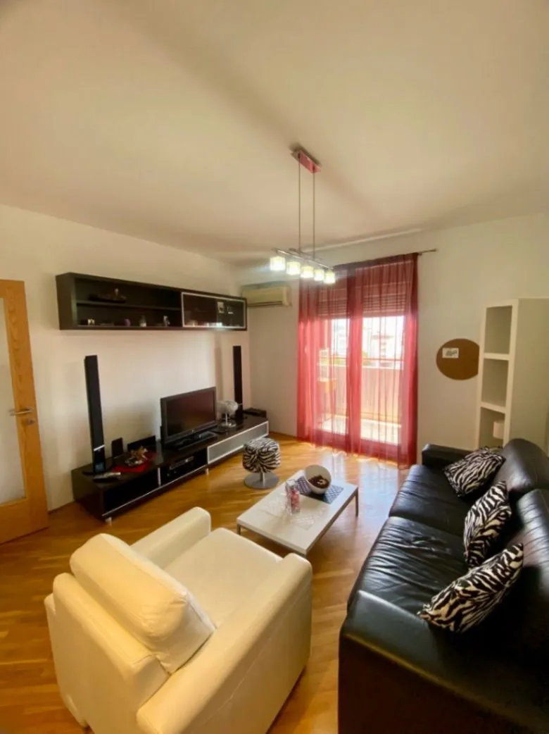 Izdavanje, jednosoban stan, 50m², Preko Morače, Podgorica