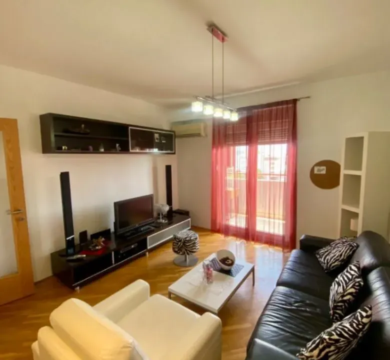 Izdavanje, jednosoban stan, 50m², Preko Morače, Podgorica