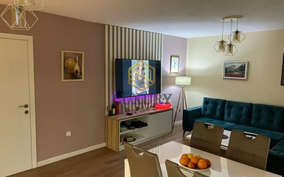 Izdavanje, jednosoban stan, 60m², Stari Aerodrom, Podgorica