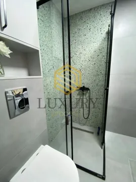 Moderna kupatila sa tuš kabinom i ugradnim elementima. - image 7