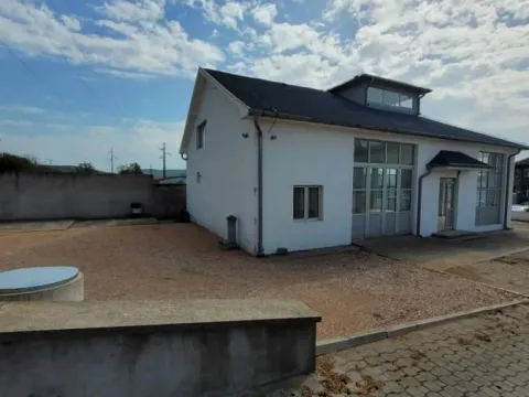 Izdavanje, poslovni prostor, 154m², Paraćin, Srbija - image 17