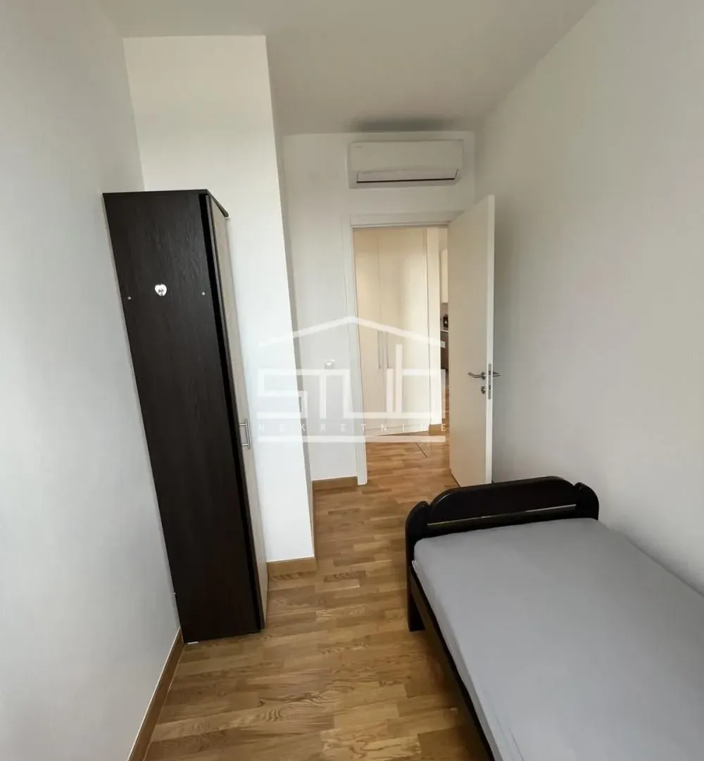 Rent, four bedroom apartment, 88m², Savski Venac, Beograd