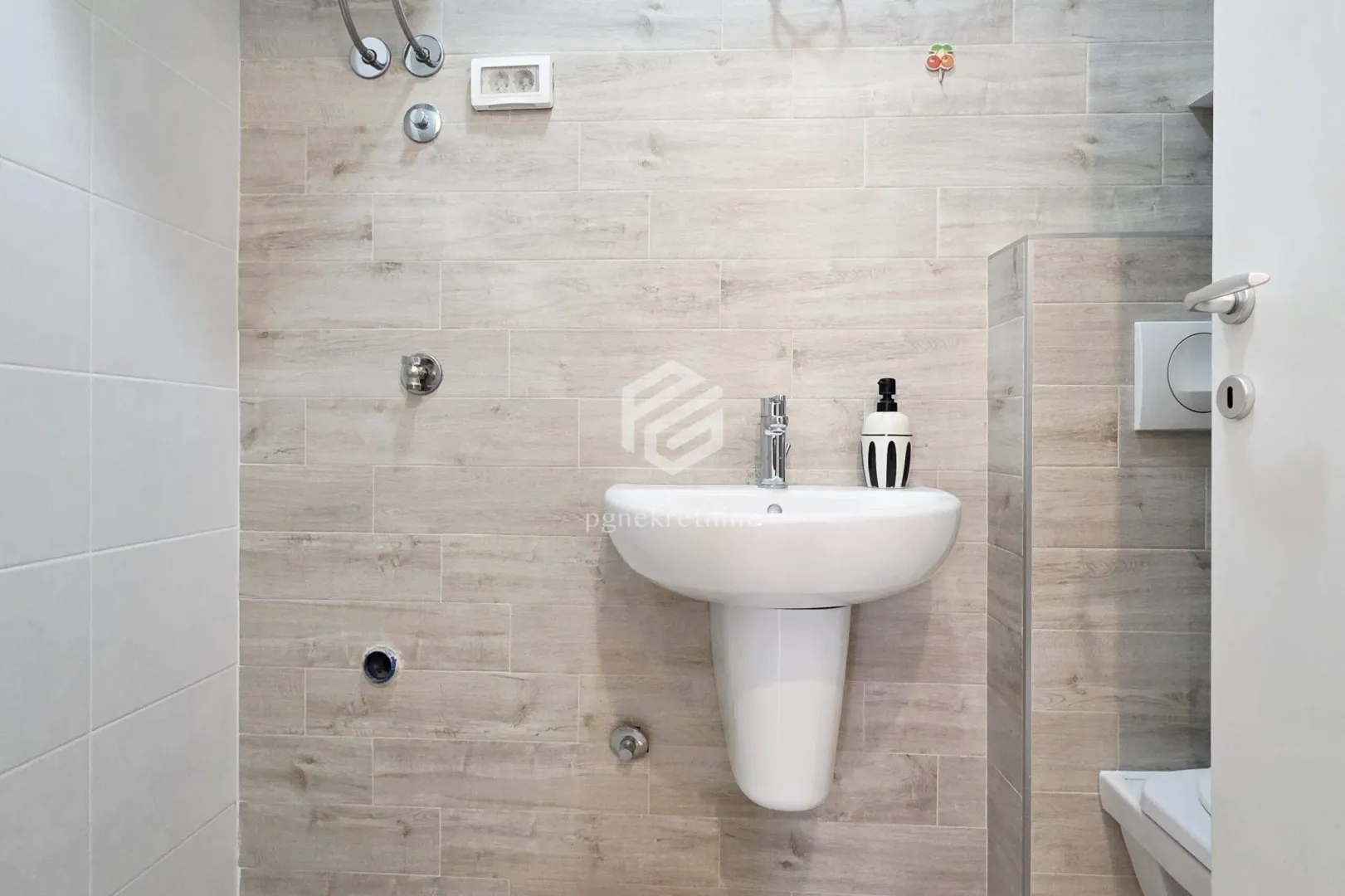 Rent, two bedroom apartment, 64m², City Kej, Podgorica