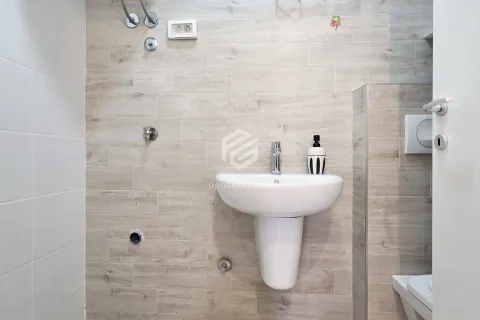 Rent, two bedroom apartment, 64m², City Kej, Podgorica - image 14