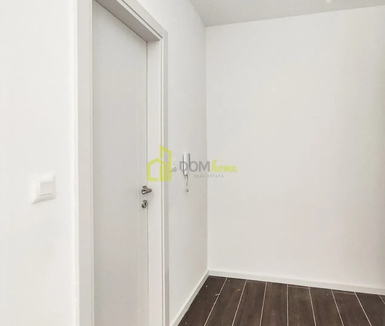 Prodaja, garsonjera, 45m², Tološi, Podgorica