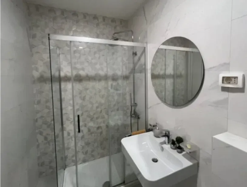 Izdavanje, jednosoban stan, 40m², Central Point, Podgorica