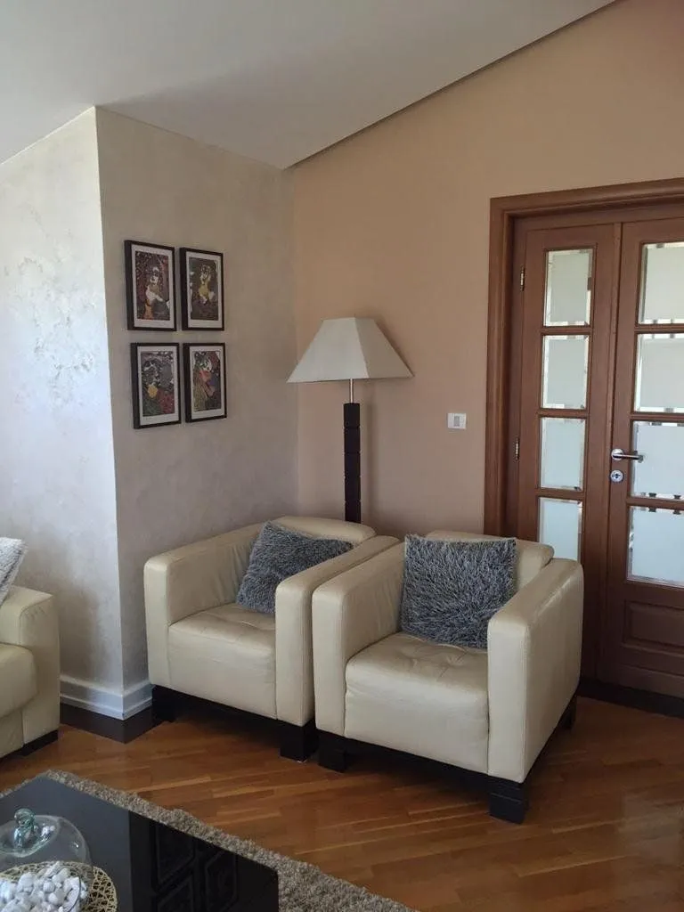 Izdavanje, kuća, 320m², Gornja Gorica, Podgorica