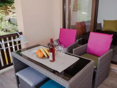 Izdavanje, stan, 60m², Kotor, Crna Gora - image 4