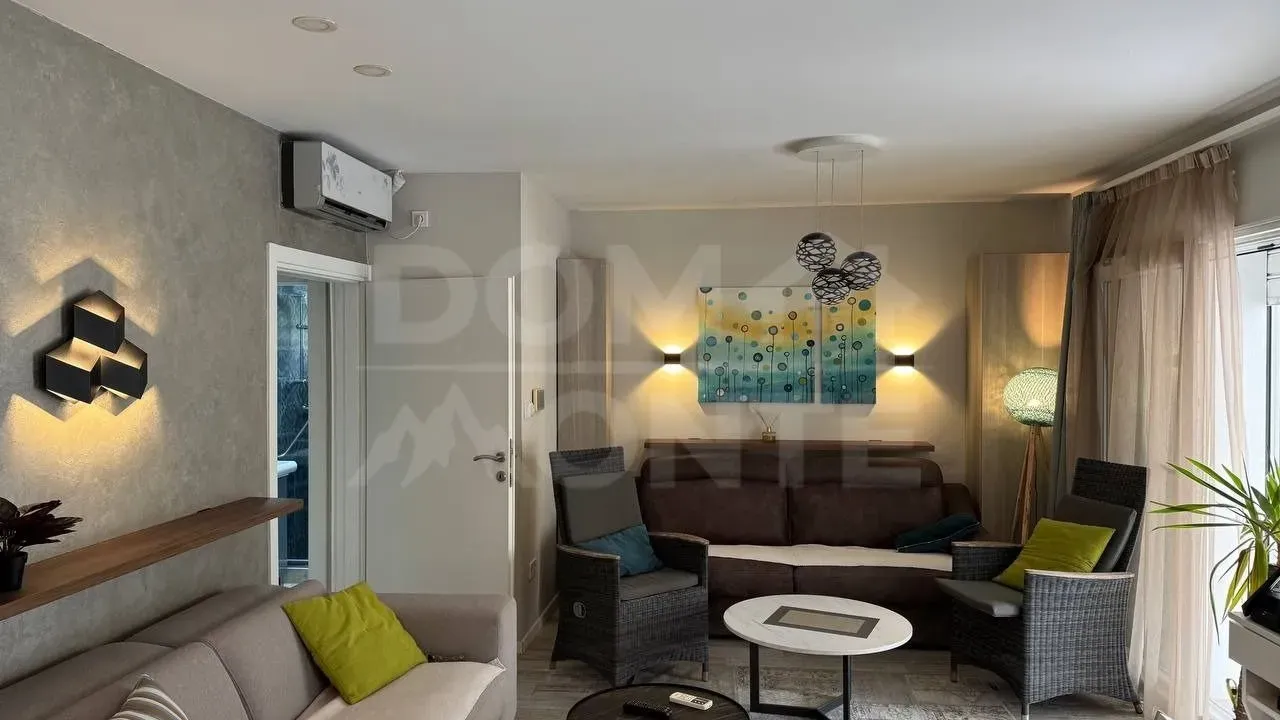 Rent, two bedroom apartment, 75m², Centar, Tivat
