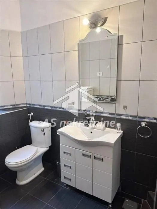 Izdavanje, stan, 40m², Kosančićev Venac, Beograd