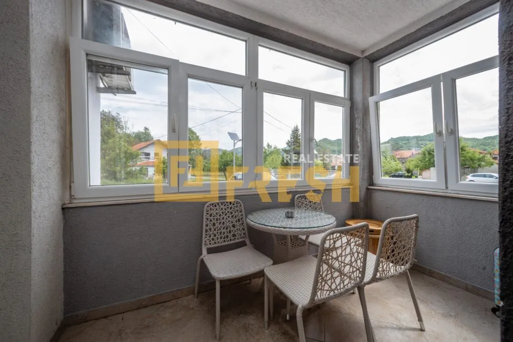 Prodaja, dvosoban stan, 70m², Cetinje, Crna Gora