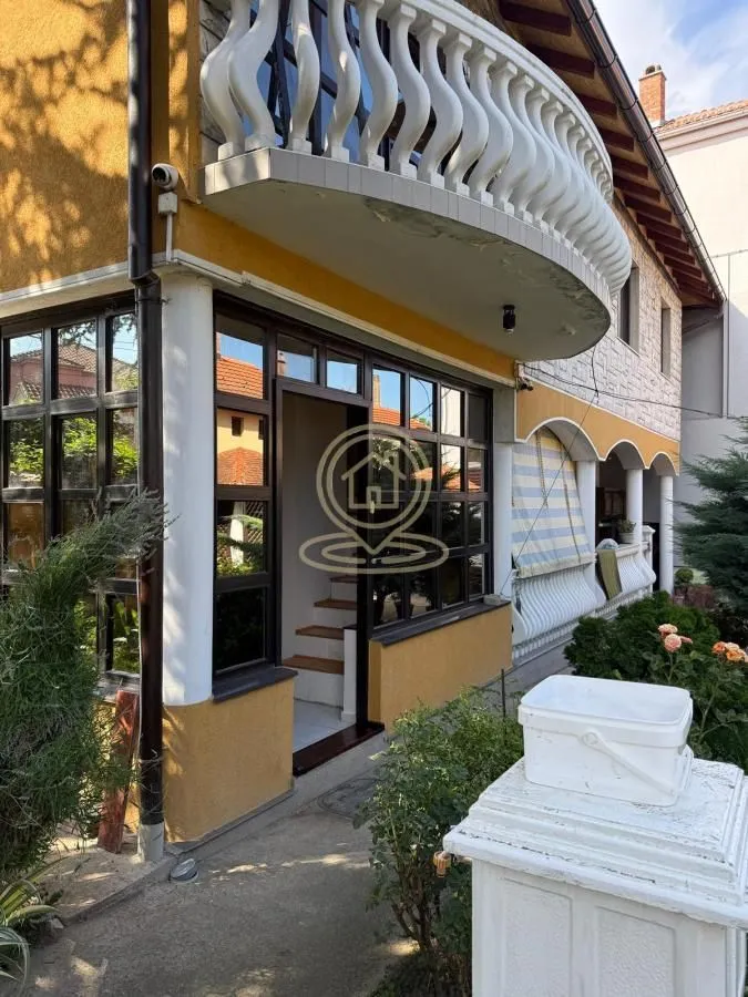 Izdavanje, dvosoban stan, 80m², Mala vaga, Kragujevac