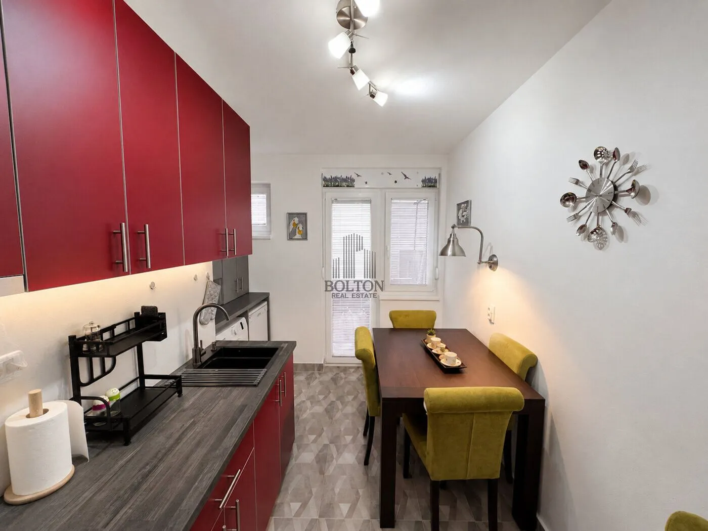 Izdavanje, dvosoban stan, 49m², Vračar, Šid