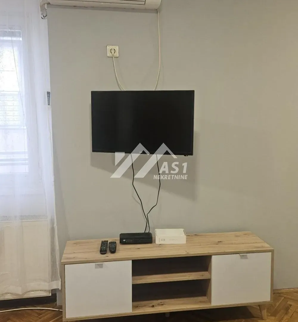 Izdavanje, jednosoban stan, 33m², Grbavica, Novi Sad Sve Podlokacije