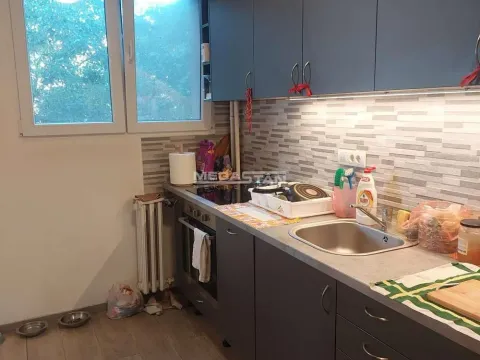 Prodaja, trosoban stan, 82m², Klinički Centar, Beograd - image 9