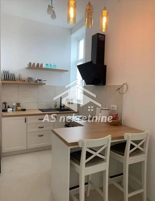 Izdavanje, stan, 57m², Zemun Kej, Zemun Sve Podlokacije