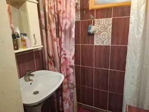 Prodaja, kuća, 113m², Farkaždin, Zrenjanin - image 11